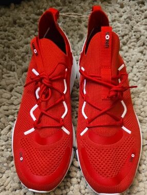 New Unos Unisex Red Knit Slip-On Men's 11 M Women's 12.5 W Sneakers